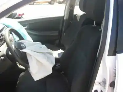 Veículo de Sucata toyota corolla (e12) 2.0 d-cat do ano 2004 alimentado 1cdftv