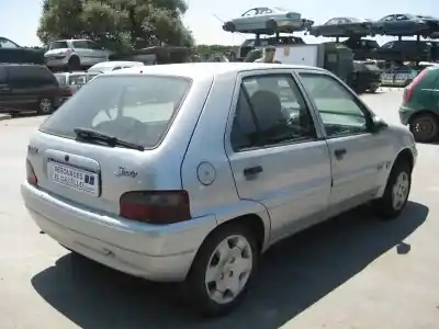 Veículo de Sucata citroen saxo 1.5 diesel do ano 2000 alimentado vjztud5