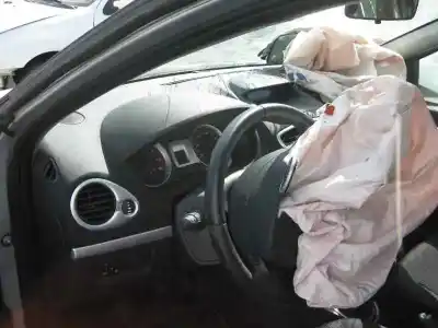 Veículo de Sucata renault clio iii 1.5 dci diesel cat do ano 2008 alimentado k9k766