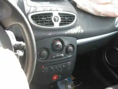 Veículo de Sucata renault clio iii 1.5 dci diesel cat do ano 2008 alimentado k9k766