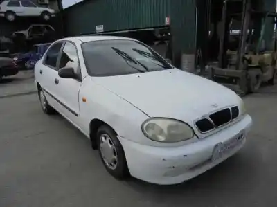 Véhicule à la ferraille daewoo lanos 1.5 cat de l'année 1999 alimenté a15sms