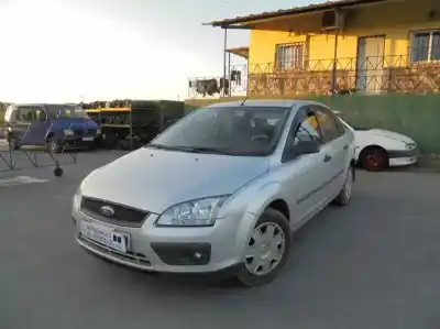 Veículo de Sucata FORD FOCUS BERLINA (CAP) 1.6 16V CAT do ano 2005 alimentado HWDA