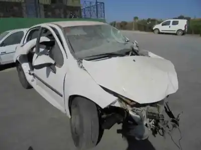 Veículo de Sucata peugeot 207 1.4 hdi do ano 2007 alimentado 8hz