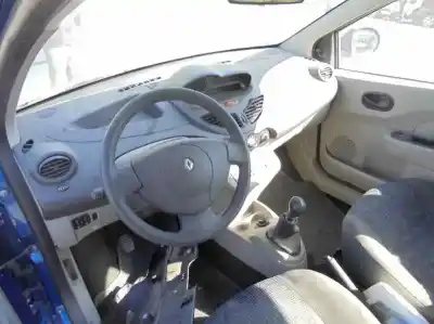 Scrapping Vehicle renault twingo ii (cn0_) 1.2 (cn0d) of the year 2008 powered d7f800