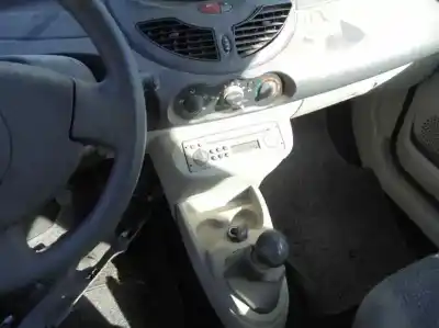Scrapping Vehicle renault twingo ii (cn0_) 1.2 (cn0d) of the year 2008 powered d7f800