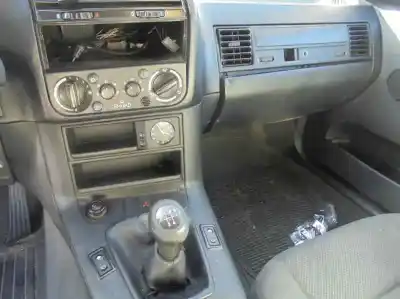 Veículo de Sucata bmw serie 3 berlina (e36) 1.8 cat do ano 1991 alimentado m40b18