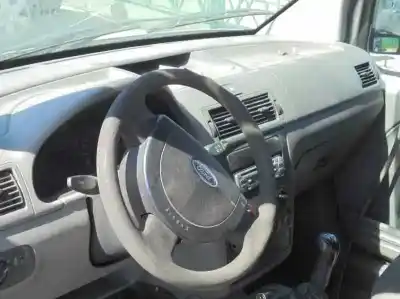 Véhicule à la ferraille ford tourneo connect (tc7) 1.8 tdci cat de l'année 2005 alimenté ffda