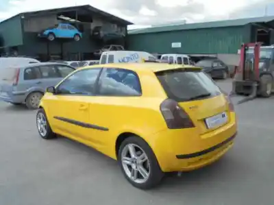 Veicolo di demolizione fiat stilo (192) 1.9 jtd cat dell'anno 2002 alimentato 192a1000