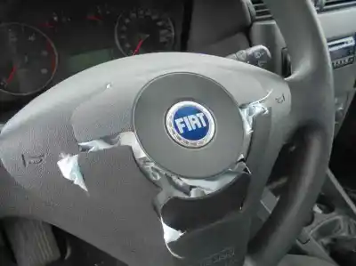 Veicolo di demolizione fiat stilo (192) 1.9 jtd cat dell'anno 2002 alimentato 192a1000