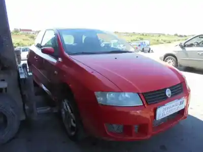 Véhicule à la ferraille fiat stilo (192) 1.9 multijet 140 m.schumacher de l'année 2005 alimenté 192a5000