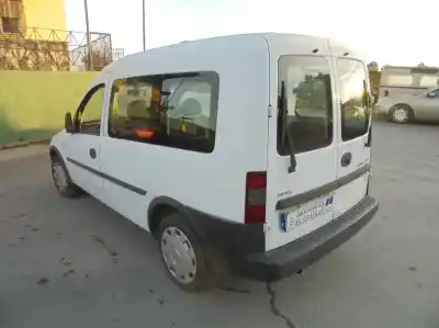 Veicolo di demolizione opel combo tour 1.3 cdti 16v dell'anno 2006 alimentato 