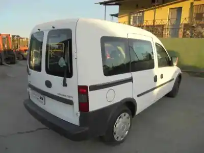 Veicolo di demolizione opel combo tour 1.3 cdti 16v dell'anno 2006 alimentato 