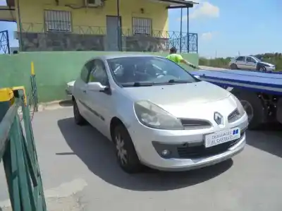 Veículo de Sucata renault clio iii exception do ano 2007 alimentado d4f740