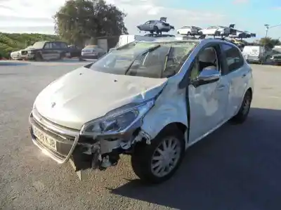 Scrapping Vehicle PEUGEOT 208 1.2 12V VTi of the year 2018 powered 