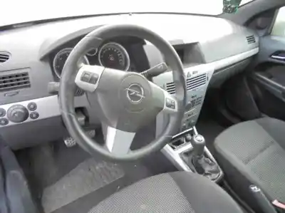 Veículo de Sucata opel astra gtc 1.9 cdti do ano 2006 alimentado z19dtj