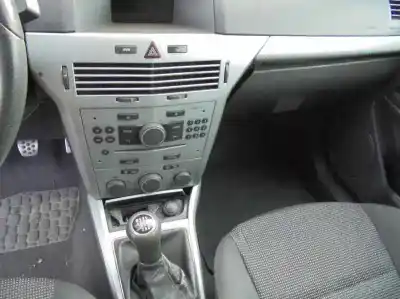 Veículo de Sucata opel astra gtc 1.9 cdti do ano 2006 alimentado z19dtj