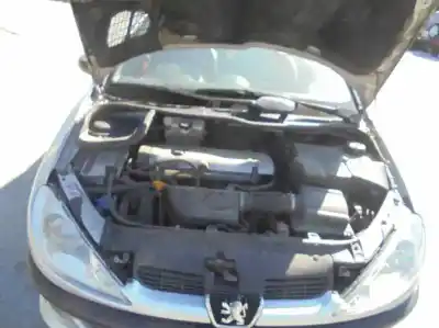 Veicolo di demolizione peugeot 206 cc 2.0 16v cat dell'anno 2002 alimentato rfnew10j4
