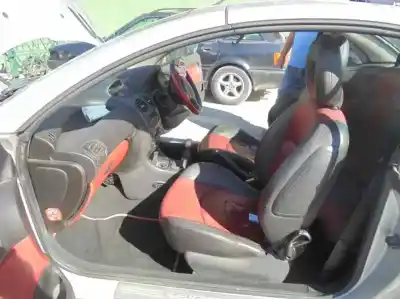 Veicolo di demolizione peugeot 206 cc 2.0 16v cat dell'anno 2002 alimentato rfnew10j4