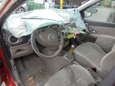 Veículo de Sucata renault clio iii 1.5 dci diesel cat do ano 2005 alimentado 