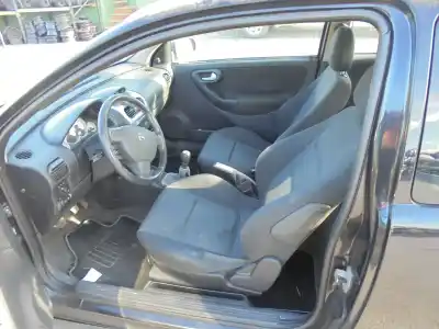 Veicolo di demolizione opel corsa c 1.7 16v cdti dell'anno 2004 alimentato z17dth