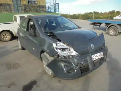 Veículo de Sucata RENAULT CLIO III 1.5 dCi Diesel CAT do ano 2012 alimentado K9K770