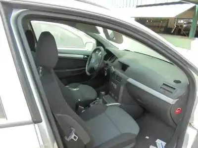 Veicolo di demolizione opel astra h gtc (a04) 1.7 cdti (l08) dell'anno 2006 alimentato z17dth