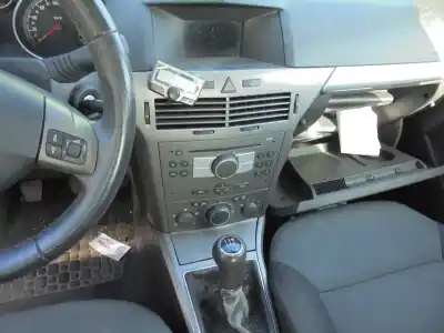Veicolo di demolizione opel astra h gtc (a04) 1.7 cdti (l08) dell'anno 2006 alimentato z17dth