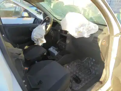 Veicolo di demolizione opel combo tour 1.3 cdti 16v dell'anno 2006 alimentato z13dt