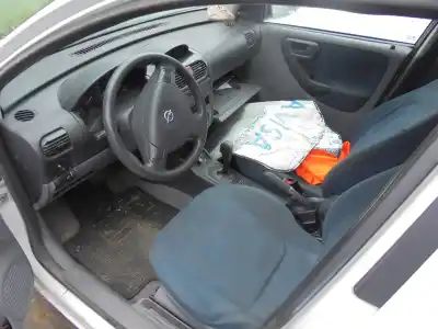 Veículo de Sucata opel corsa c 1.2 16v cat (z 12 xe / lw4) do ano 2001 alimentado z12xe