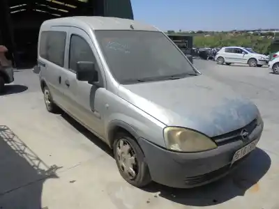 Veículo de Sucata opel combo 1.7 16v dti cat (y 17 dt / lr6) do ano 2003 alimentado y17dt