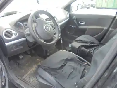 Vehicul casat renault clio iii 1.5 dci diesel al anului 2007 alimentat k9k768