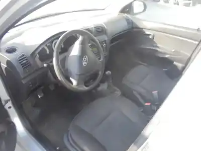 Véhicule à la ferraille kia picanto 1.1 crdi ex de l'année 2009 alimenté d3fa