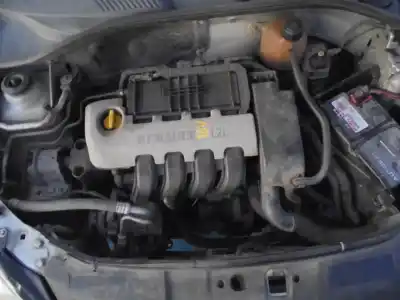 Scrapping Vehicle renault   of the year 2002 powered d4f722