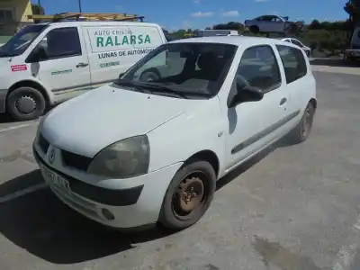 Здавання транспортного засобу renault clio ii fase ii (b/cb0) authentique року 2003 потужний 