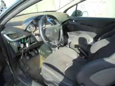 Veículo de Sucata peugeot 207 sport do ano 2007 alimentado 8fs