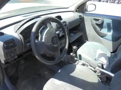 Здавання транспортного засобу opel corsa c club року 2001 потужний 