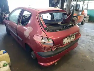 Sloopvoertuig peugeot 206 fastback (2a/c) 1.6 i van het jaar 1998 aangedreven nfz (tu5jp)