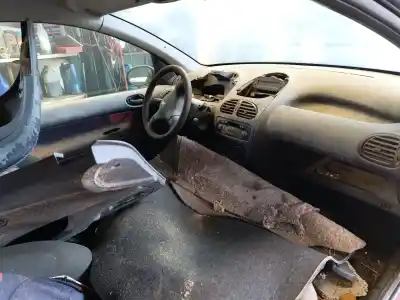 Sloopvoertuig peugeot 206 fastback (2a/c) 1.6 i van het jaar 1998 aangedreven nfz (tu5jp)