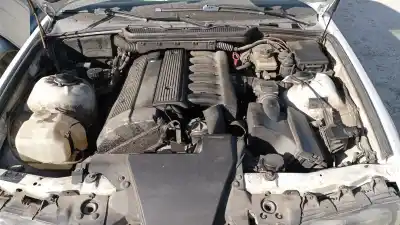 Veículo de Sucata bmw 3 (e36) 320 i do ano 1992 alimentado m50 b20 (206s1),m50 b20 (206s2),m52 b20 (206s3)