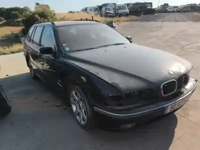 Scrapping Vehicle bmw 5 touring (e39) 520 d of the year 2000 powered m47 d20 (204d1)