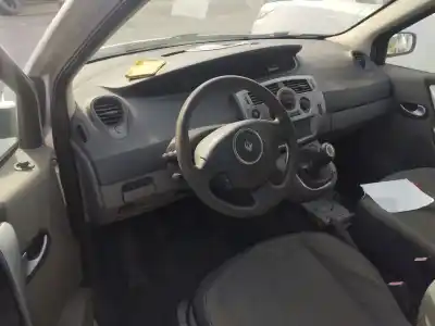 Scrapping Vehicle renault scénic ii (jm0/1_) 1.5 dci (jm1f) of the year 2008 powered k9k 724