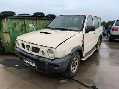 Véhicule à la ferraille nissan terrano ii (r20) 2.7 td 4wd de l'année 1996 alimenté td27t