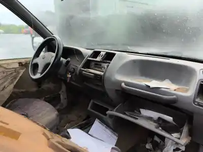 Véhicule à la ferraille nissan terrano ii (r20) 2.7 td 4wd de l'année 1996 alimenté td27t