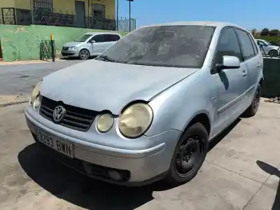 Véhicule à la ferraille VOLKSWAGEN POLO (9N_, 9A_)  de l'année 2002 alimenté AZQ,BME