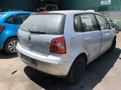 Véhicule à la ferraille volkswagen polo (9n_, 9a_) 1.2 12v de l'année 2002 alimenté azq,bme