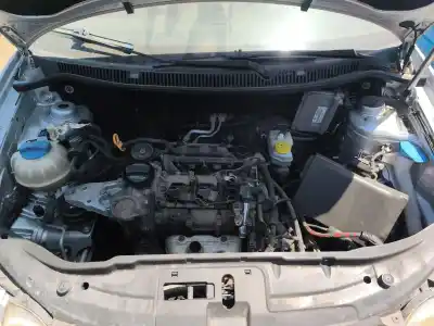 Véhicule à la ferraille volkswagen polo (9n_, 9a_) 1.2 12v de l'année 2002 alimenté azq,bme