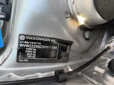 Véhicule à la ferraille volkswagen polo (9n_, 9a_) 1.2 12v de l'année 2002 alimenté azq,bme