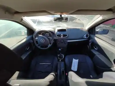 Sloopvoertuig renault clio iii dynamique van het jaar 2006 aangedreven k4j780