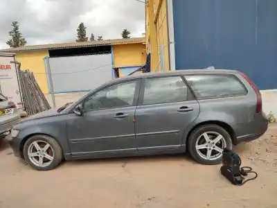 Veículo de Sucata volvo v50 familiar 2.0 d kinetic do ano 2004 alimentado d4204t