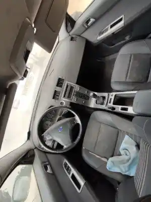 Veículo de Sucata volvo v50 familiar 2.0 d kinetic do ano 2004 alimentado d4204t